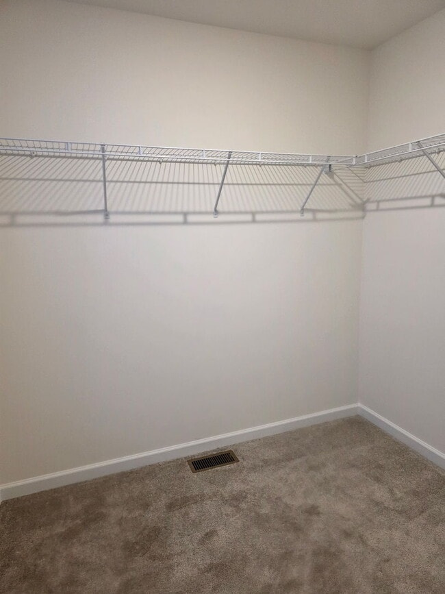 Building Photo - 5933 Hawkweed Dr