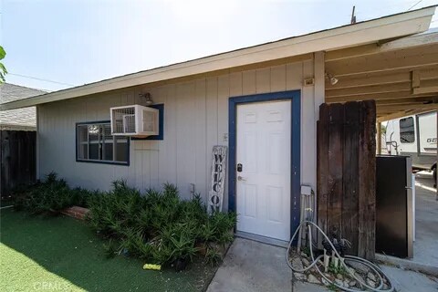 Primary Photo - 637 N 2nd Ave