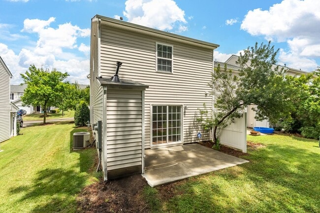 Building Photo - 3 bedroom townhome in Brier Creek- Availab...