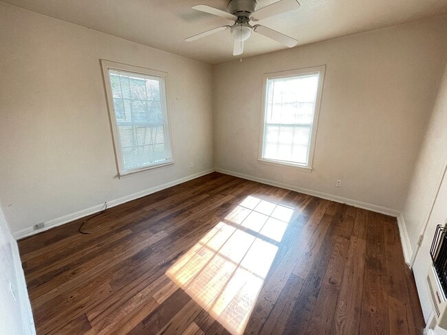 Building Photo - 1-Bedroom Duplex for Rent in Killeen