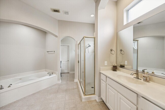 Building Photo - 5626 Brennan Ridge Ln