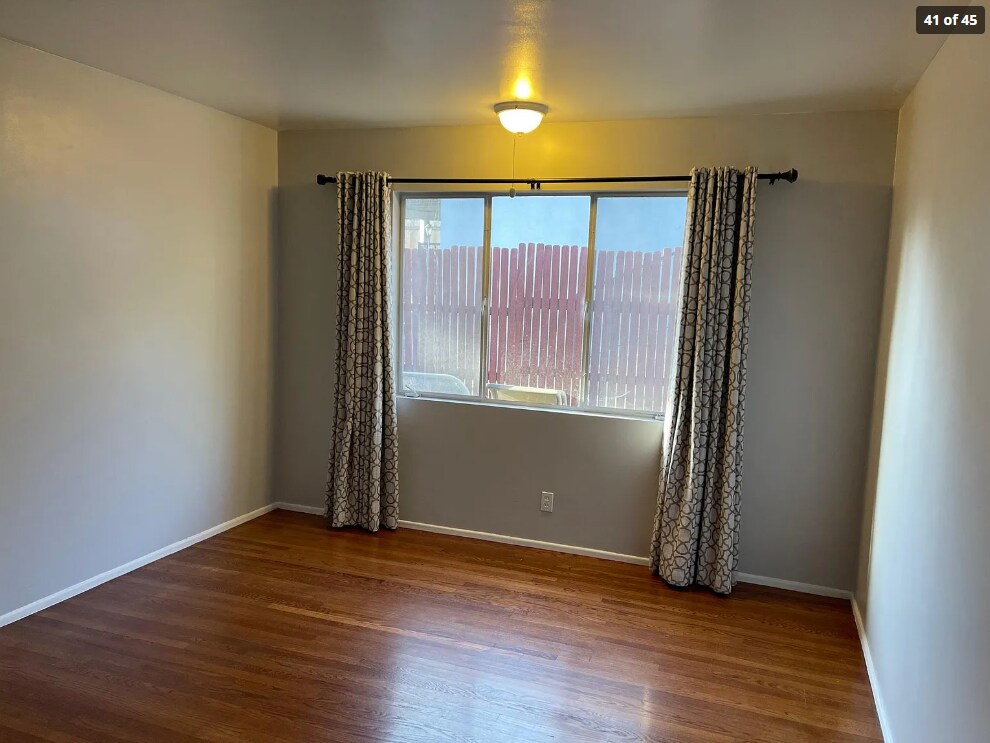 Building Photo - 1085 Riviera Dr