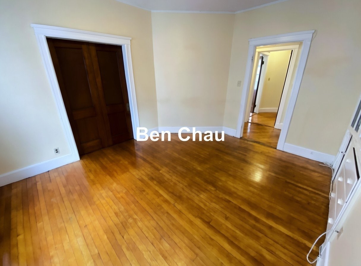 Building Photo - 158 Magazine St