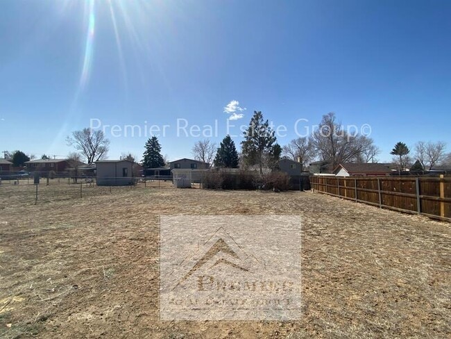 Building Photo - 550 Avenida Del Cielo