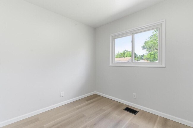 Building Photo - 4466 Gatewood Pl