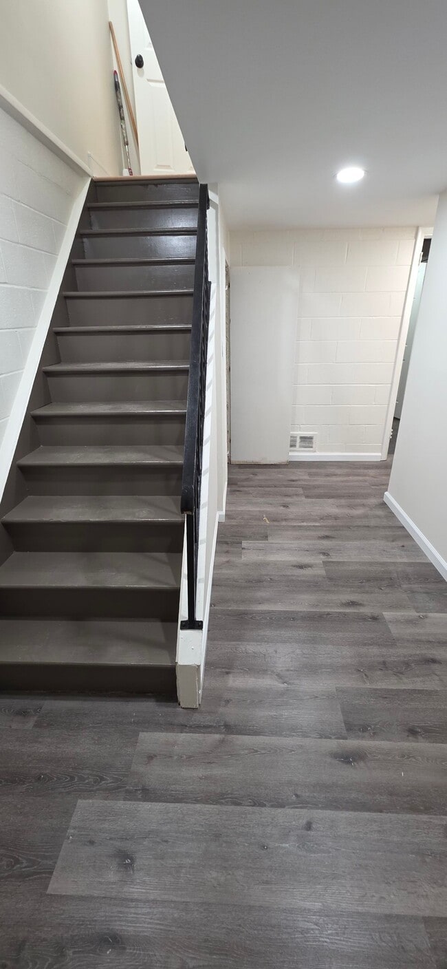 Building Photo - 4267 Labyrinth Rd