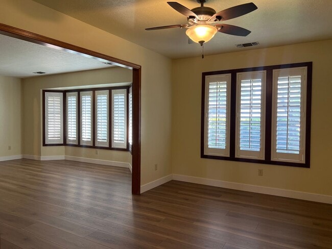 Building Photo - BEAUTIFULLY UPDATED 3 BEDROOM HOME!!