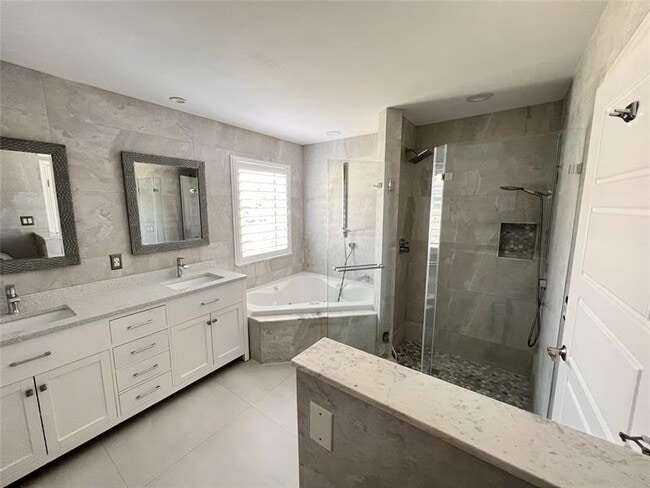 Building Photo - 720 Birdie Ct