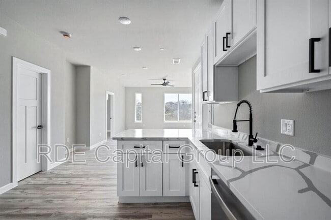 Building Photo - 948 S Corinth St Rd