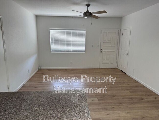 Building Photo - 1302 E Maddock Rd