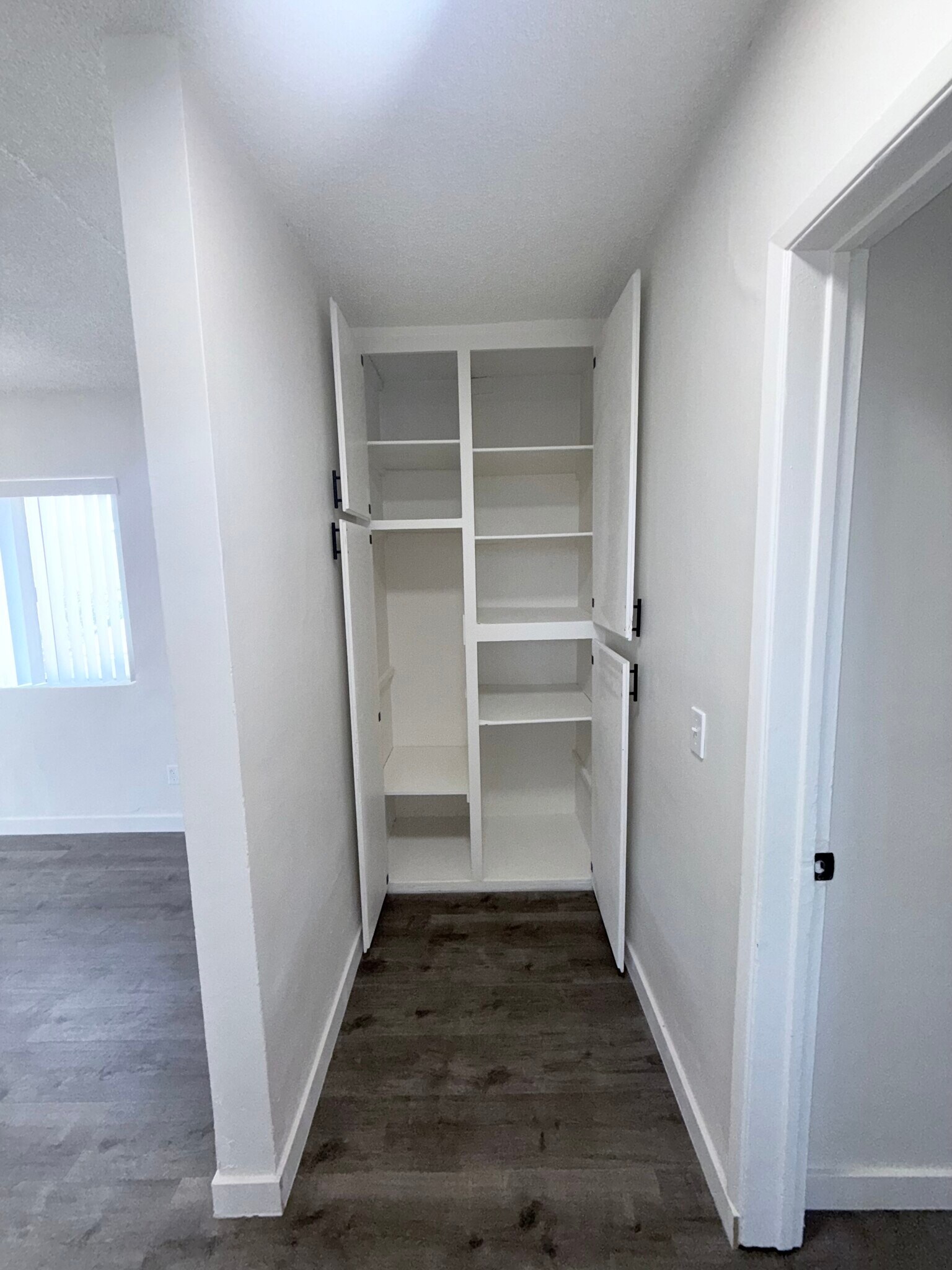 Building Photo - 5039 Alhambra Ave