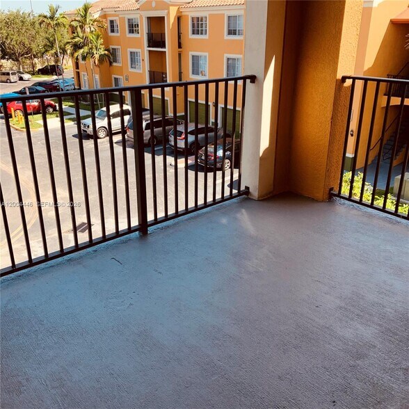 Building Photo - 2200 E Preserve Way