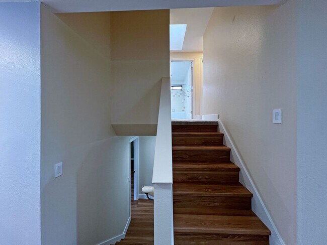 Building Photo - Gorgeous 3 Bedroom 2 Bath Home in Desirable Fairwood, Renton