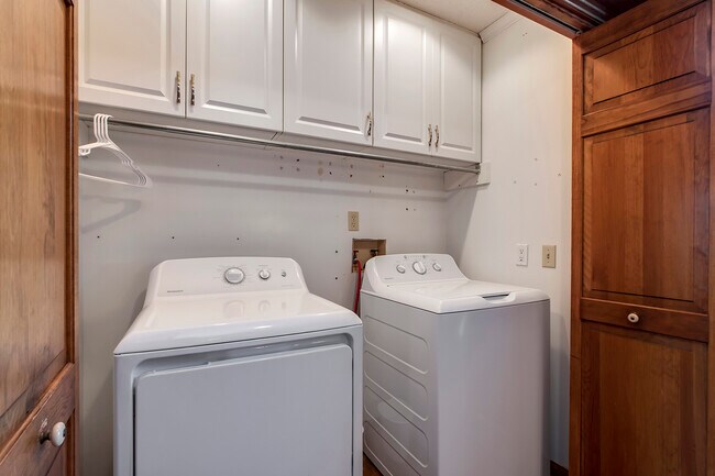 Building Photo - 131 Corn Tassel Shores