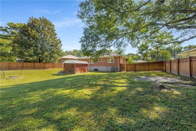 Building Photo - 2149 Settle Cir SE
