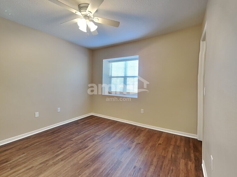 Building Photo - 10402 Boyette Creek Blvd