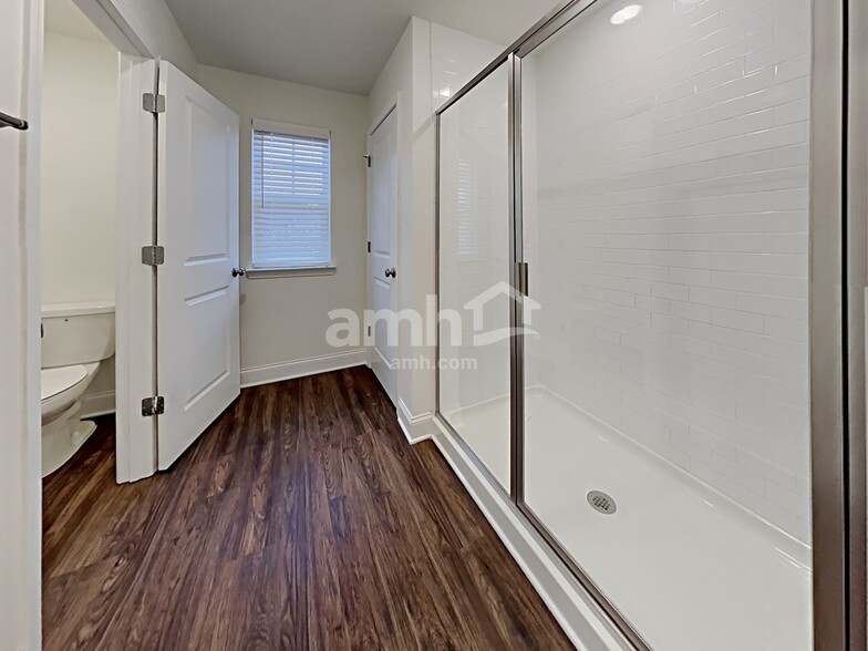 Building Photo - 119 Fairway Crossing Way