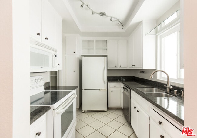 Building Photo - 2418 Graham Ave