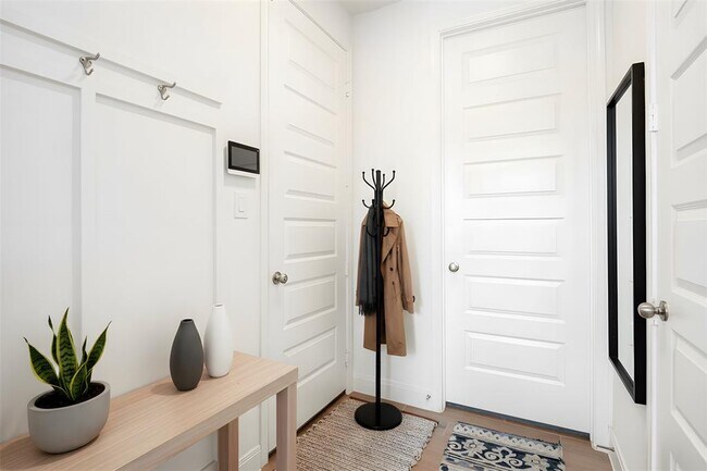 Building Photo - 228 Gary Wayne Dr