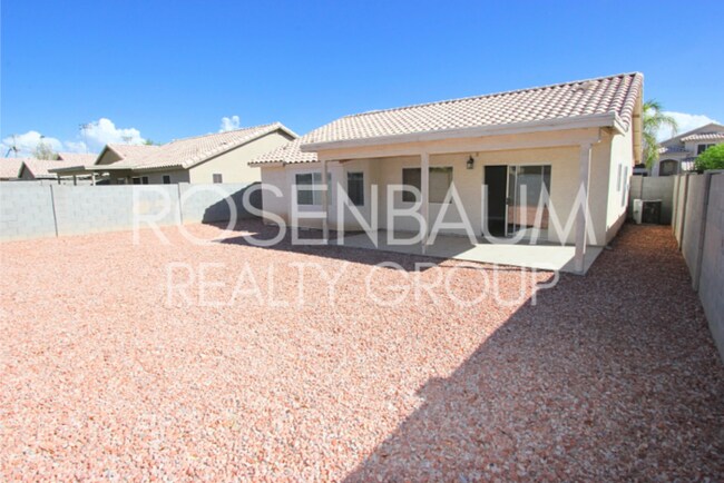 Building Photo - Charming 4-beds, 2-baths home in Wildflowe...