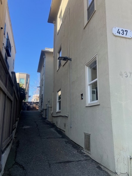 Building Photo - 437 Euclid Ave