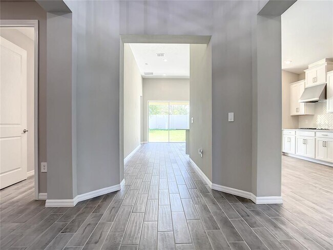 Building Photo - 2675 Ridgetop Ln