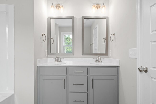 Building Photo - 1305 Dodd St