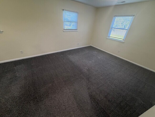 Building Photo - 3061 Ole Towne Ln
