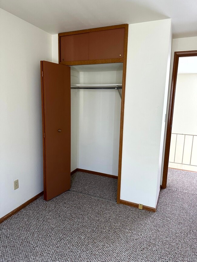 Building Photo - 2 Florentine Ct