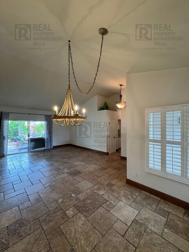 Building Photo - Spacious & Stylish Living in the Heart of Lake Elsinore