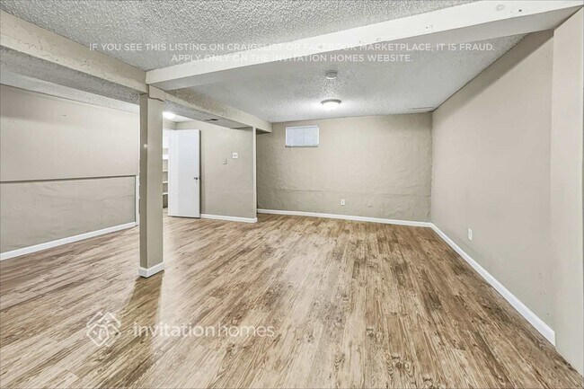 Building Photo - 16372 E Brown Dr