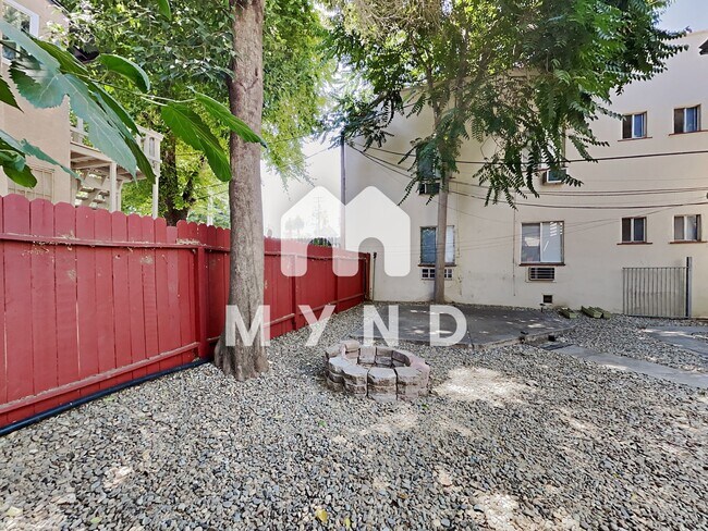 Building Photo - 1624 P St Apt 2