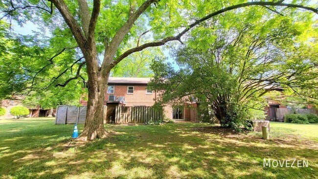 Building Photo - 5805 Nottoway Ct