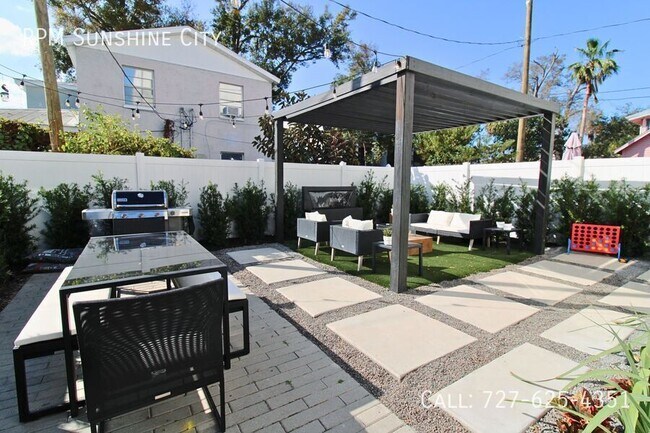 Building Photo - 2504 N Highland Ave