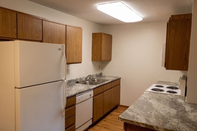 Building Photo - $1,575 | 3 Bedroom, 2 Bathroom Condo | Cat Friendly | Available for August 1st, 2026 Move In!