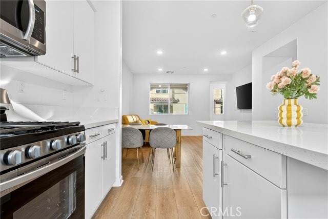 Building Photo - 14130 Bay