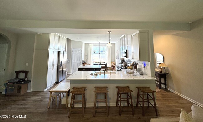 Building Photo - 301 Samuel Run Dr