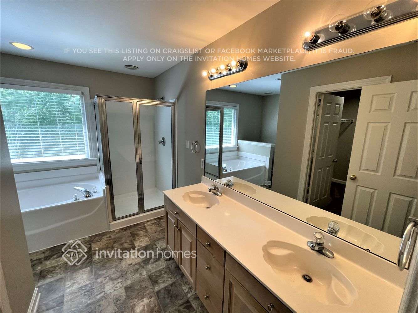 Building Photo - 9421 Arborview Ct