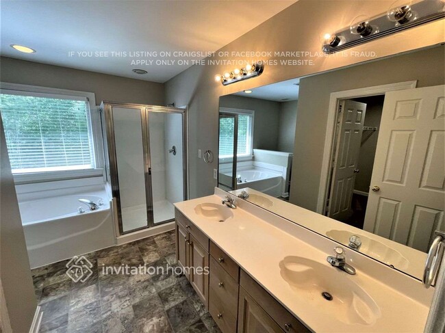 Building Photo - 9421 Arborview Ct