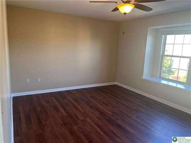 Building Photo - 3321 Carl Dr