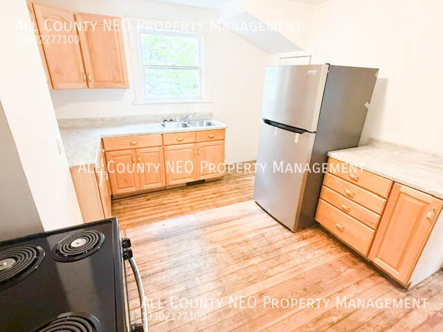 Building Photo - 519 E 103rd St