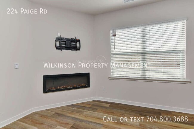 Building Photo - 224 Paige Rd