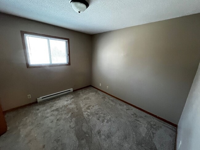 Building Photo - 612 Saxonwood Rd