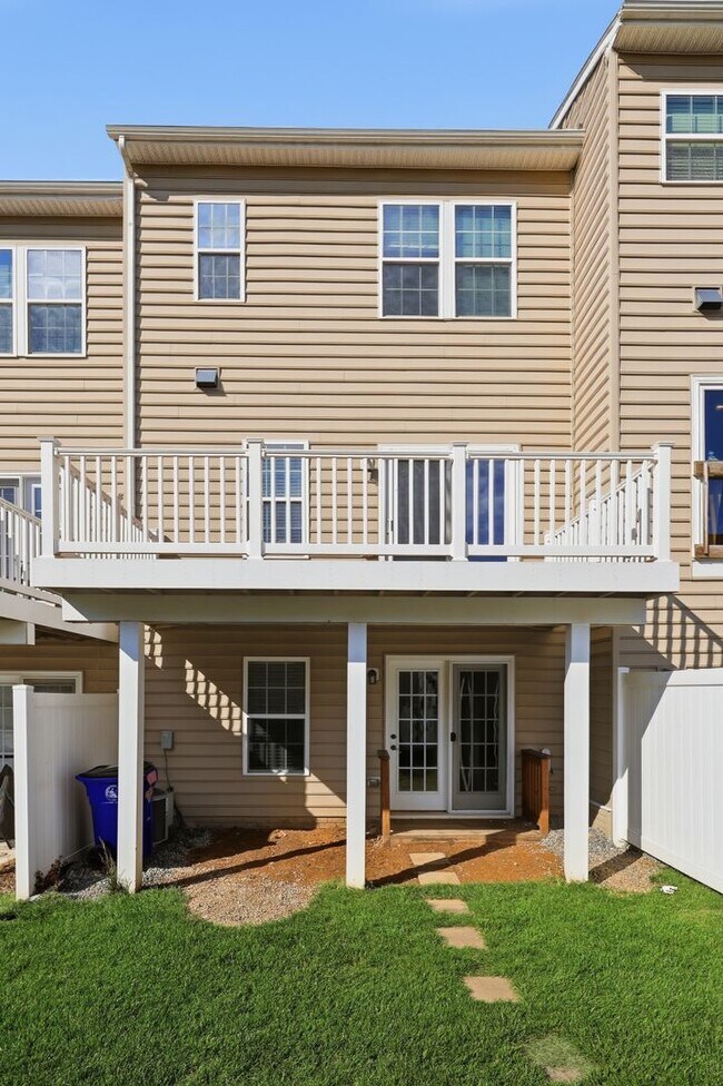 Building Photo - 7833 Wormans Mill Rd