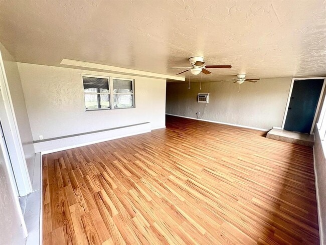 Building Photo - 6707 NW Compass Dr