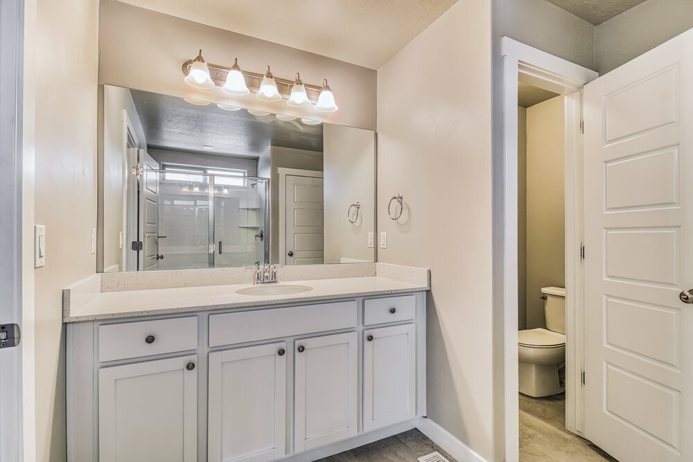 Building Photo - 1083 W Osprey Dr