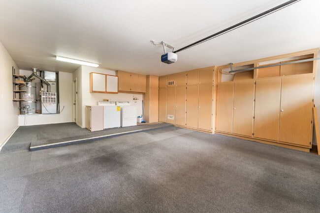 Building Photo - Sun City Summerlin 2 bedroom and 2 bathroom in a  55 and older Neighborhood