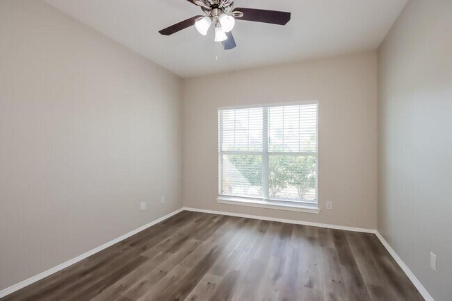Building Photo - 1089 Shadow Glenn Dr