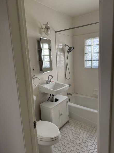 Building Photo - 1236 23rd St