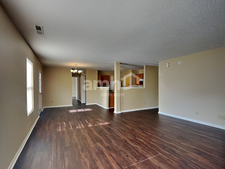 Building Photo - 906 Brookstone Dr
